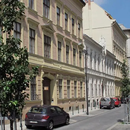 Homelike Luxury Flat On Gyulai Pal Appartement