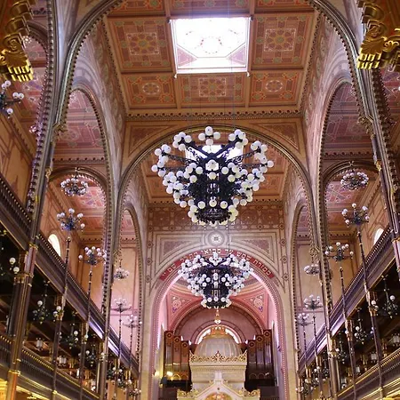 Homelike Luxury Flat On Gyulai Pal