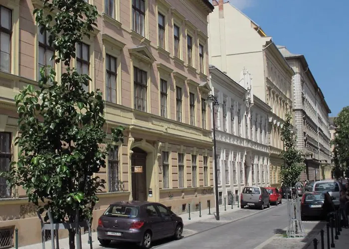 Homelike Luxury Flat On Gyulai Pal Apartmán