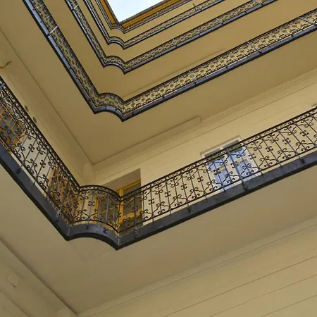 Homelike Luxury Flat On Gyulai Pál Apartamento Budapeste